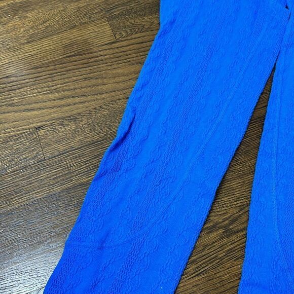 NWOT FP Movement Blue Textured Joggers - Size Medium - Picture 2 of 10
